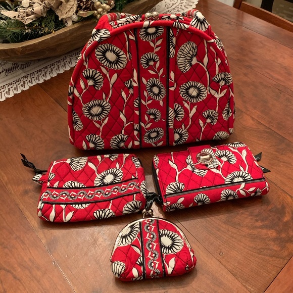 Vera Bradley Handbags - brand new vera bradley deco daisy retired set